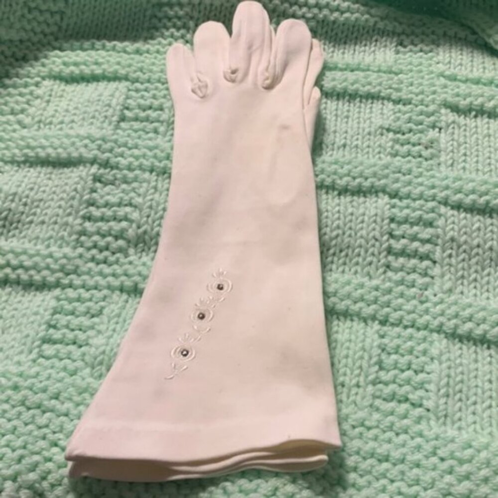Vintage Whites Opera Gloves size 6.5